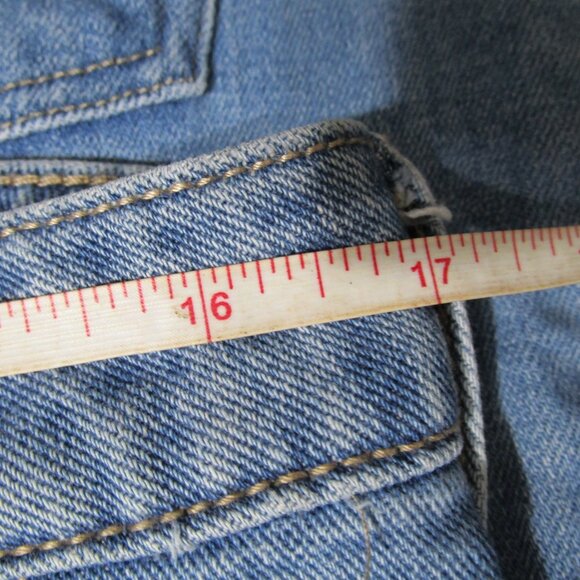 Time and Tru High Rise Floral Embroidered Denim Shorts size 10 Boho Coachella - Picture 12 of 13